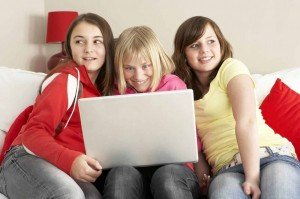 Facebook-Kids-using-laptop